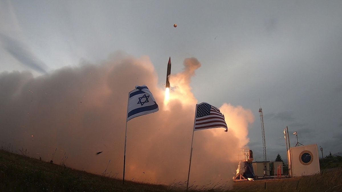 Izrael a USA souhlasí s prodejem protiraketového deštníku Arrow 3 Německu
